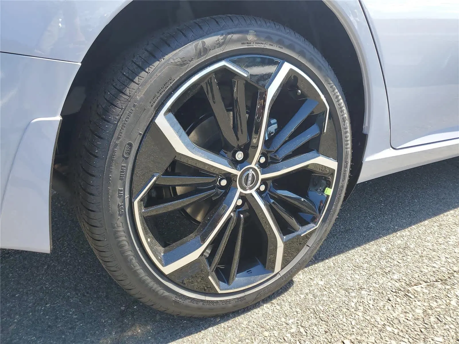 2025 Nissan Altima SR photo 4