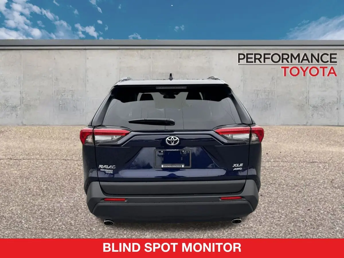 2025 Toyota RAV4 XLE photo 3