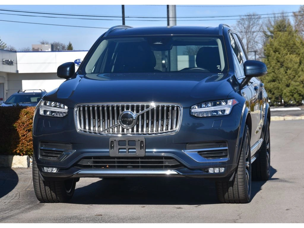 2023 Volvo - image 8