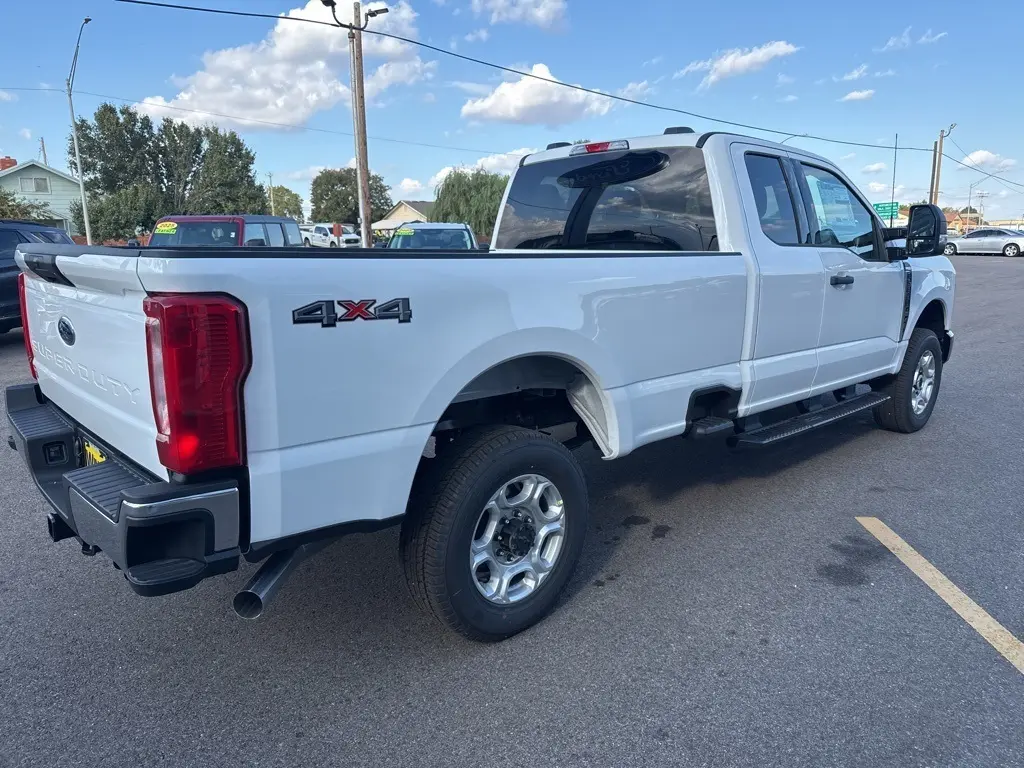 2026 Ford F-350 photo 4