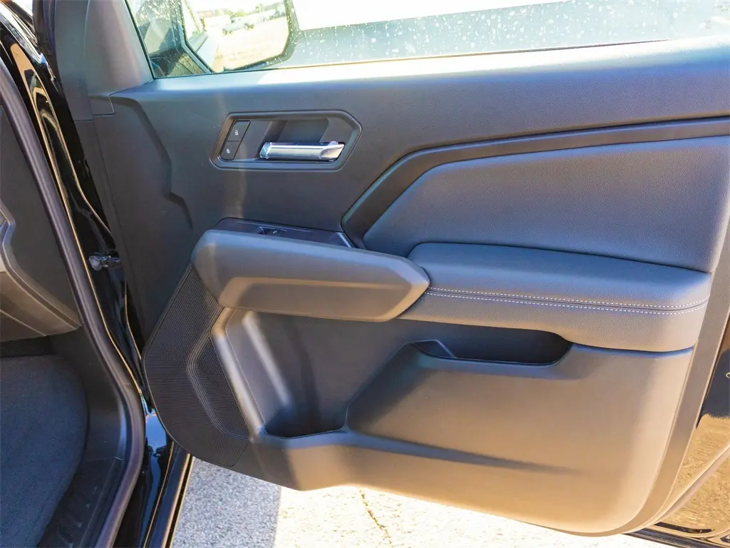 2026 Chevrolet Colorado LT photo 11