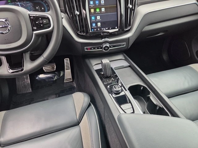 2022 Volvo - image 19