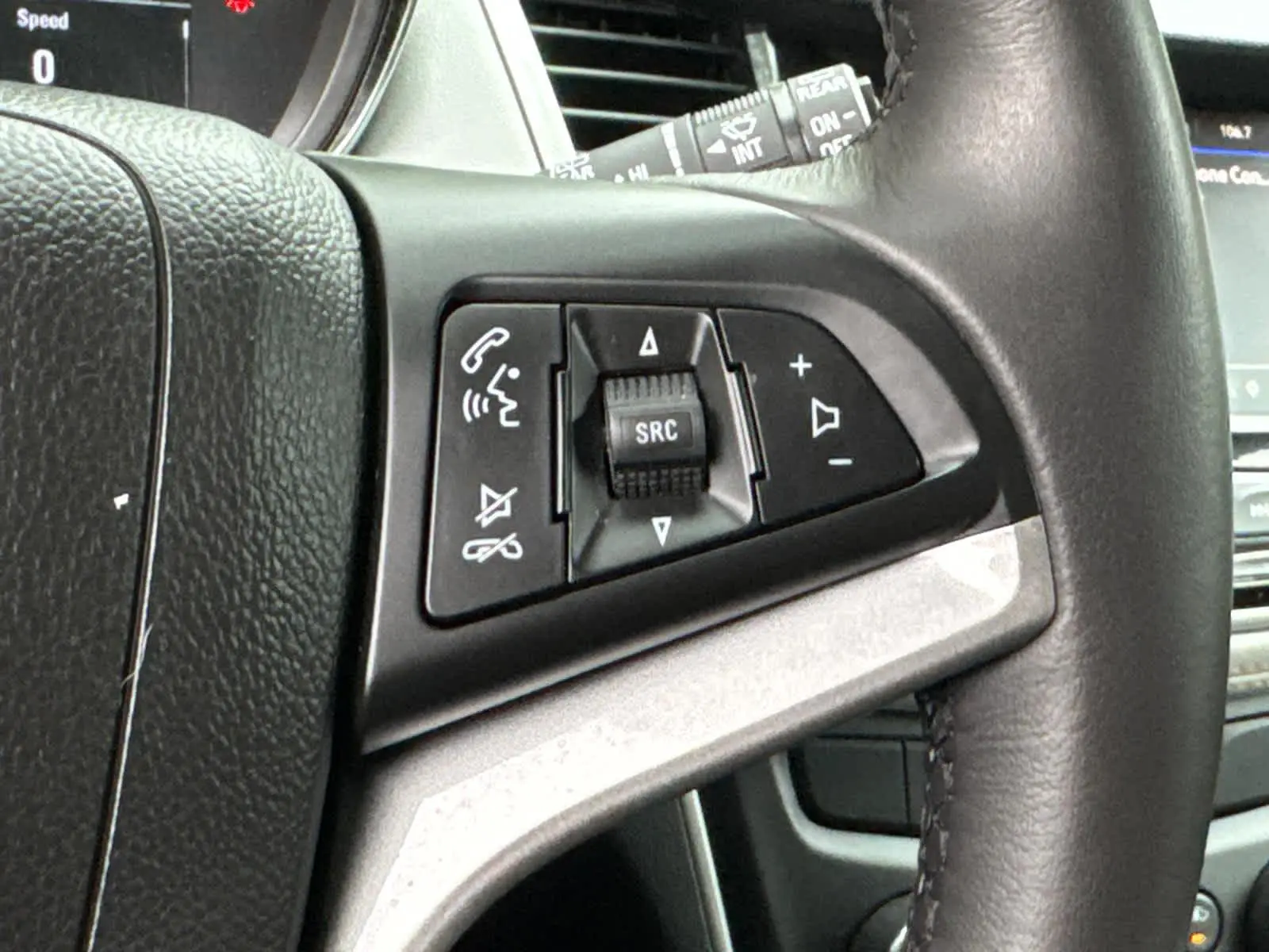 2022 Chevrolet Trax LT photo 19