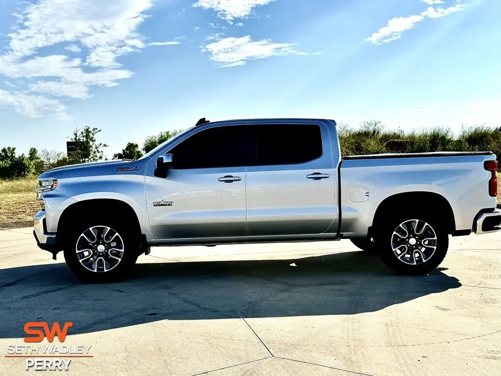 2021 Chevrolet Silverado 1500 LT Texas Edition photo 4