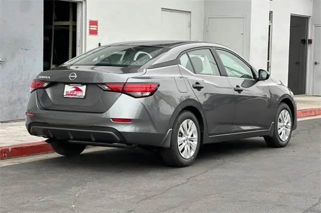 2025 Nissan Sentra S photo 3