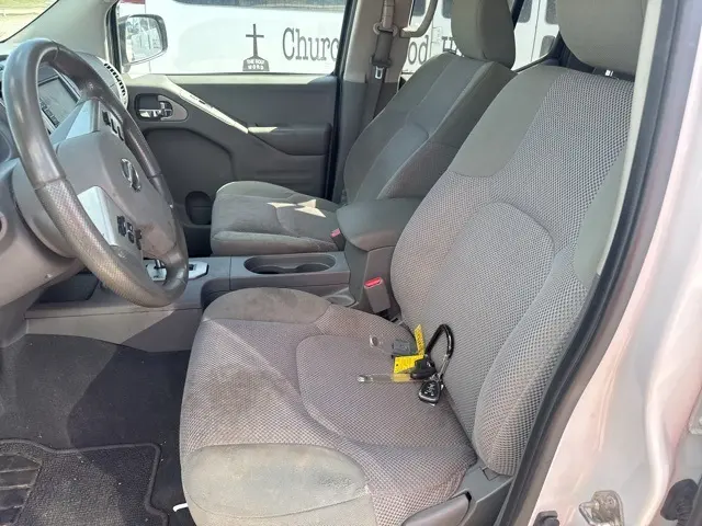2020 Nissan Frontier SV Crew Cab photo 9