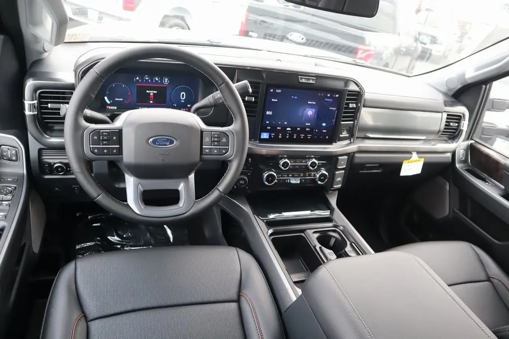 2026 Ford F-250 Lariat photo 2