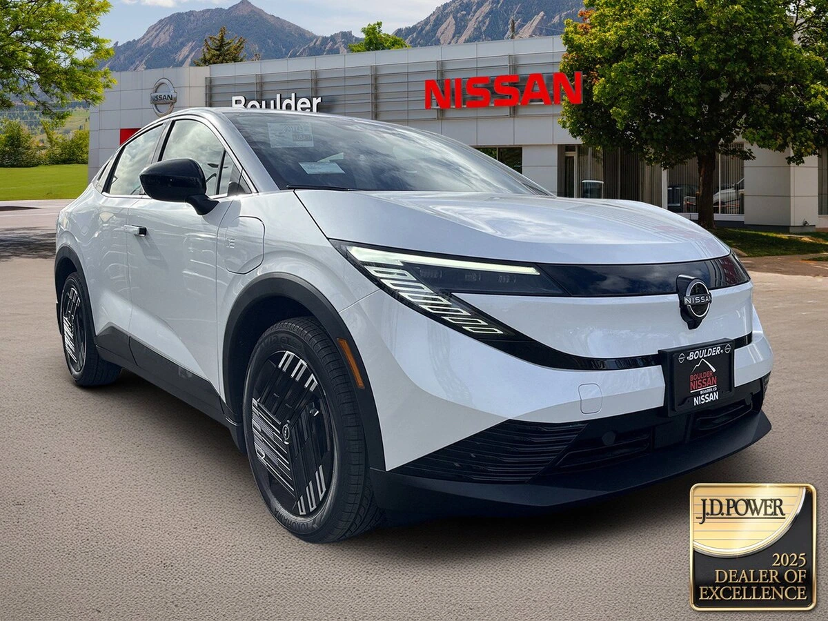 2026 Nissan Leaf S's photo