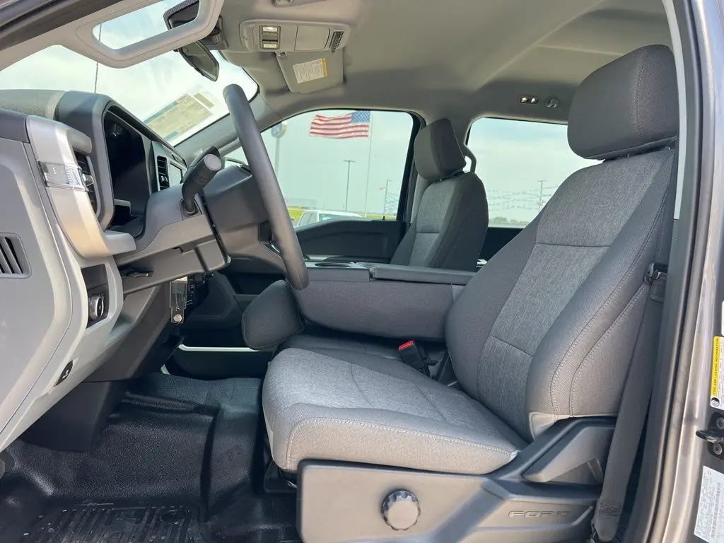 2025 Ford F-250 photo 11