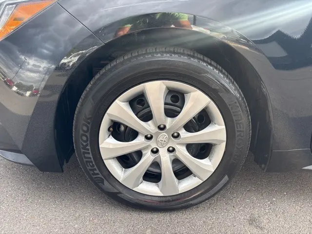 2023 Toyota Corolla LE photo 4