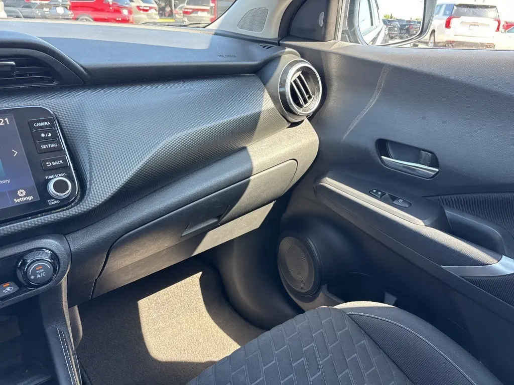 2022 Nissan Kicks SV photo 16