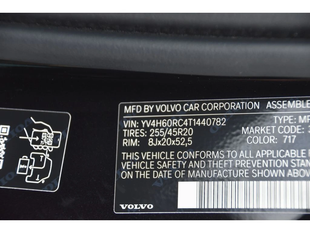 2026 Volvo - image 27