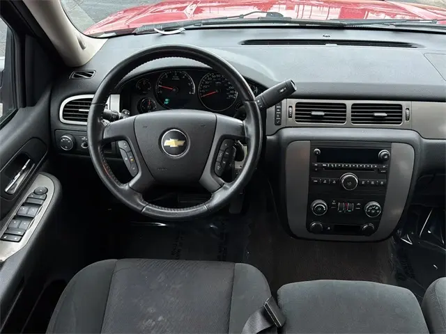 2009 Chevrolet Avalanche LS photo 11