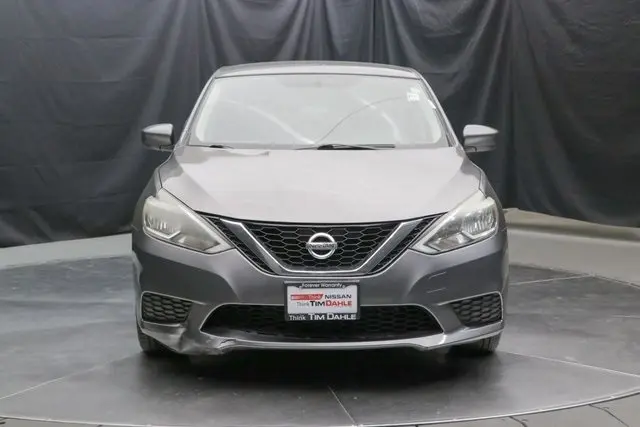 2016 Nissan Sentra S photo 3