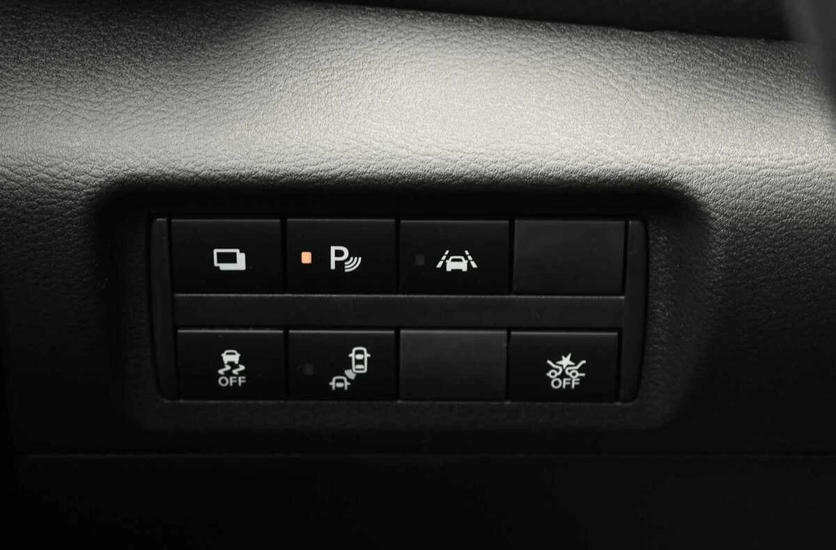 2025 Nissan KICKS PLAY Base - Photo 34