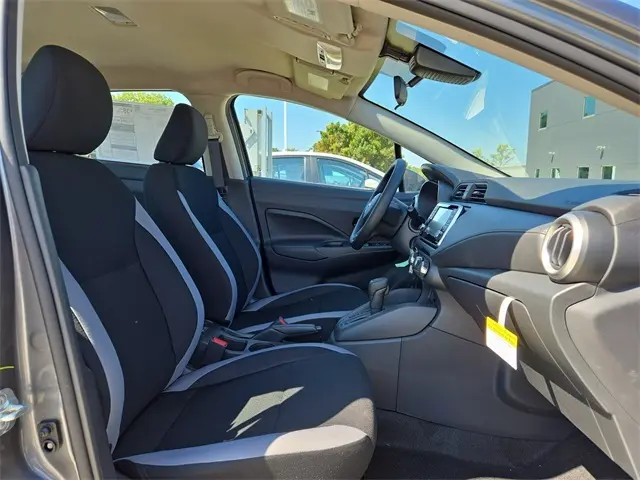 2025 Nissan Versa 1.6 S photo 25