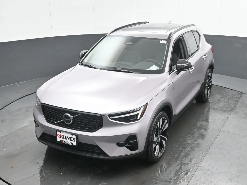 2026 Volvo - image 34
