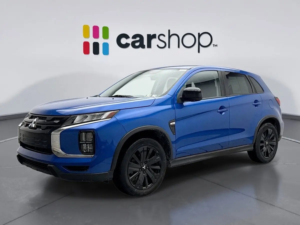 2022 Mitsubishi Outlander Sport LE's photo