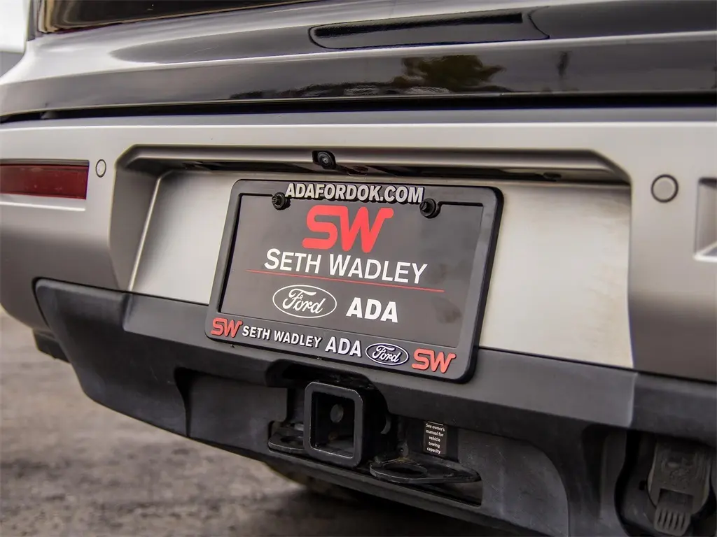 2022 Nissan Pathfinder Platinum photo 2