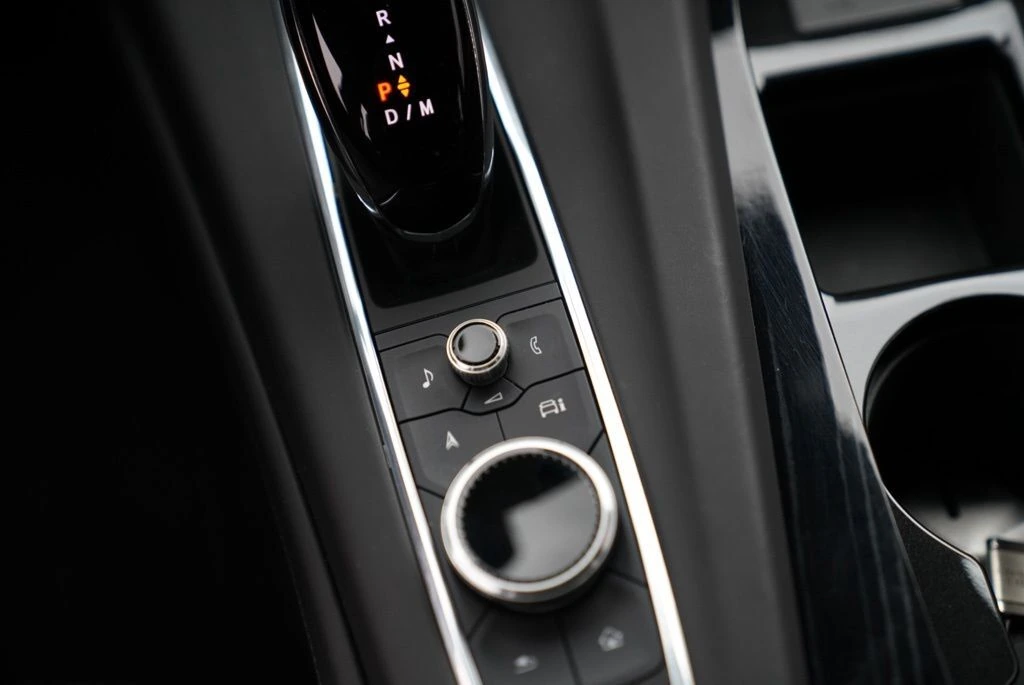 2023 Cadillac Escalade V-Series - Photo 46