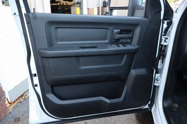 2025 RAM 3500 Chassis Tradesman - Photo 9