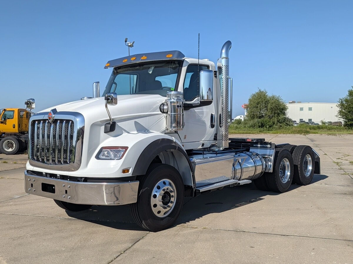 2027 International HX in Davenport, IA