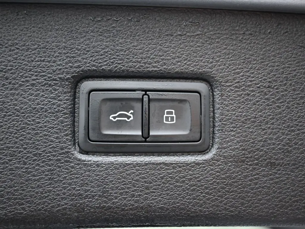 2022 Audi Q7 Premium photo 12