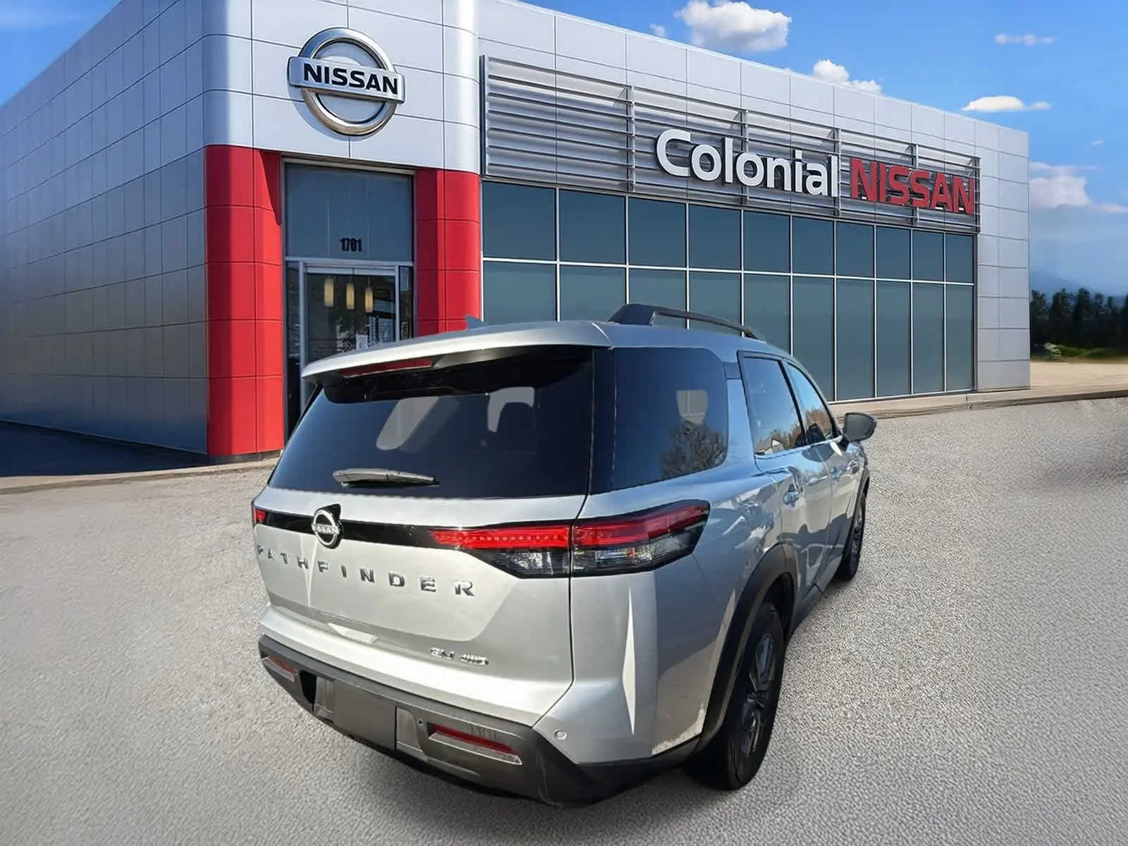 2024 Nissan Pathfinder SV photo 4