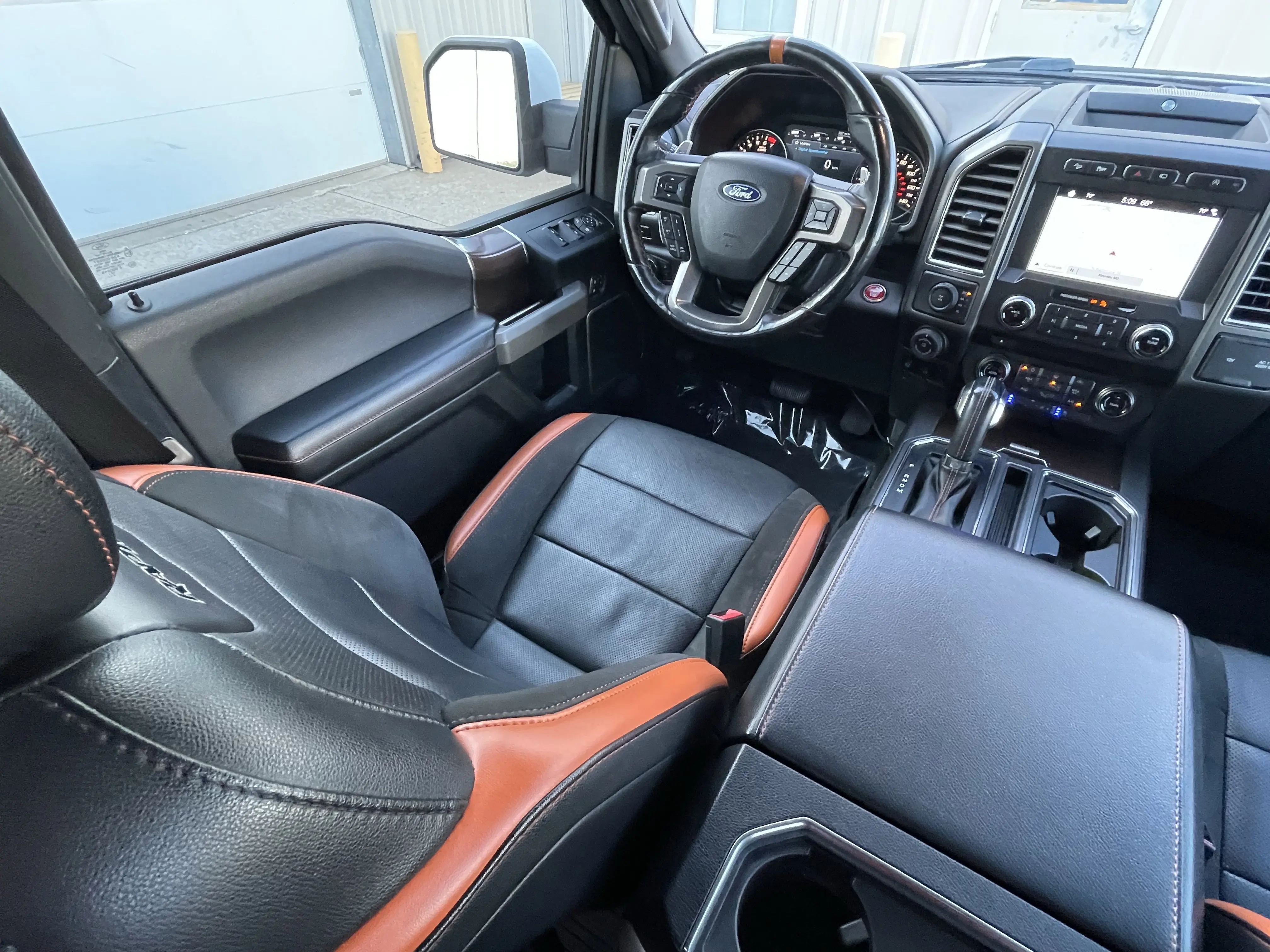 2018 Ford F-150 Raptor photo 24