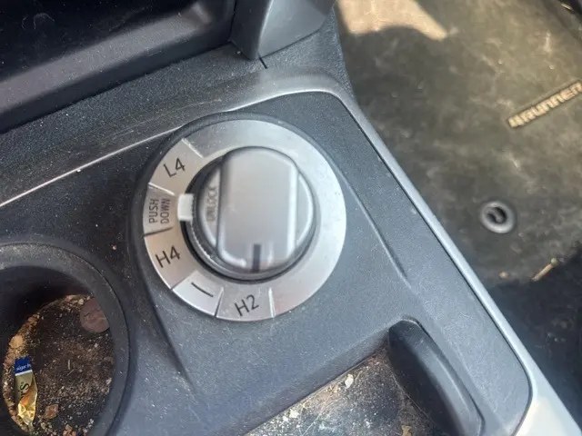 2017 Toyota 4Runner SR5 photo 17