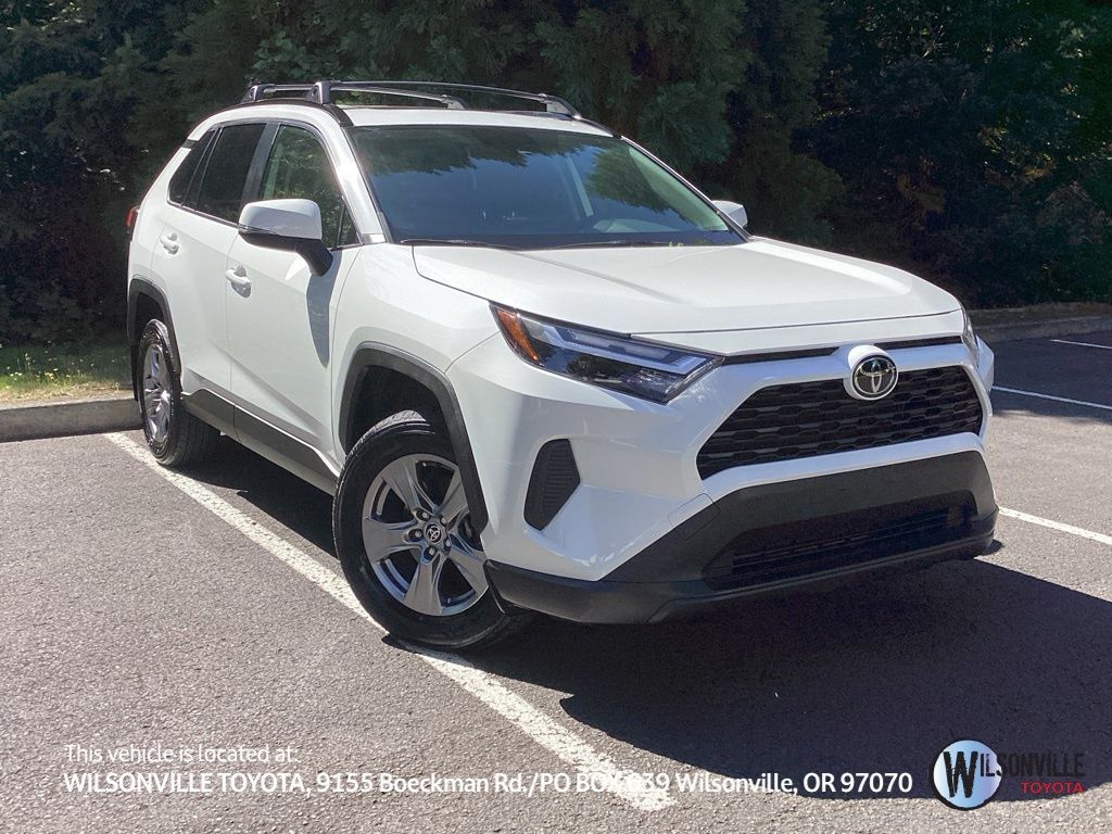 2025 Toyota RAV4 XLE