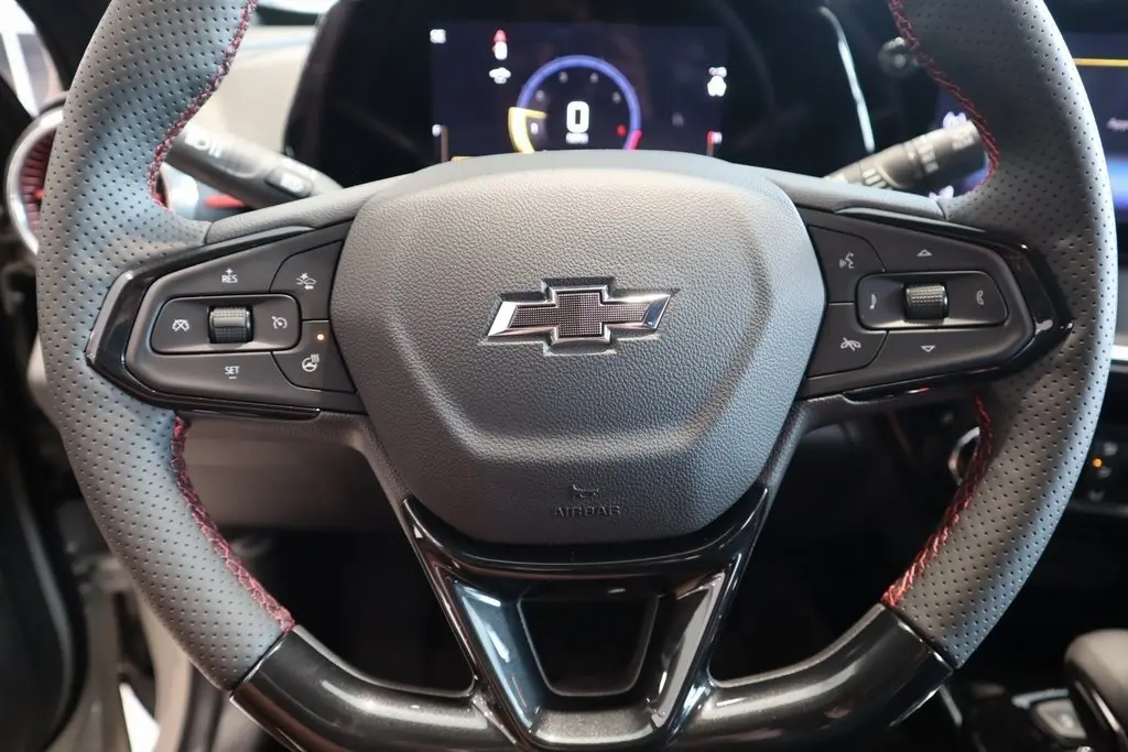 2026 Chevrolet Trax photo 2