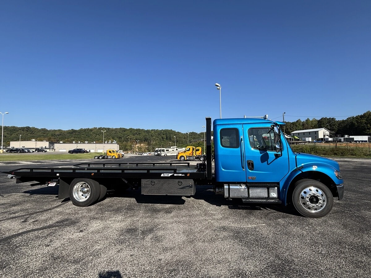 2025 Freightliner M2 106 in Knoxville, TN — photo 4