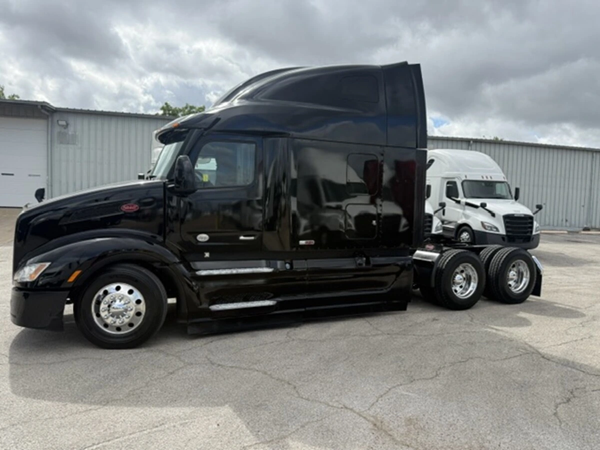2023 Peterbilt 579 — photo 7