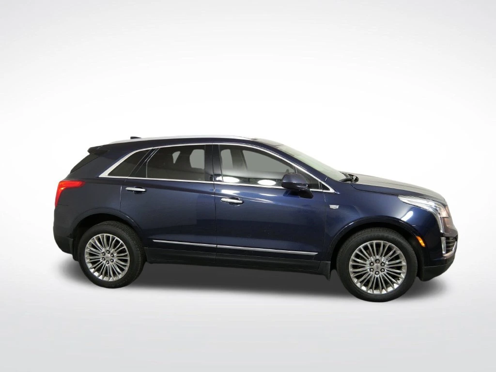 Used 2017 Cadillac XT5 Luxury with VIN 1GYKNDRS2HZ306799 for sale in Golden Valley, MN