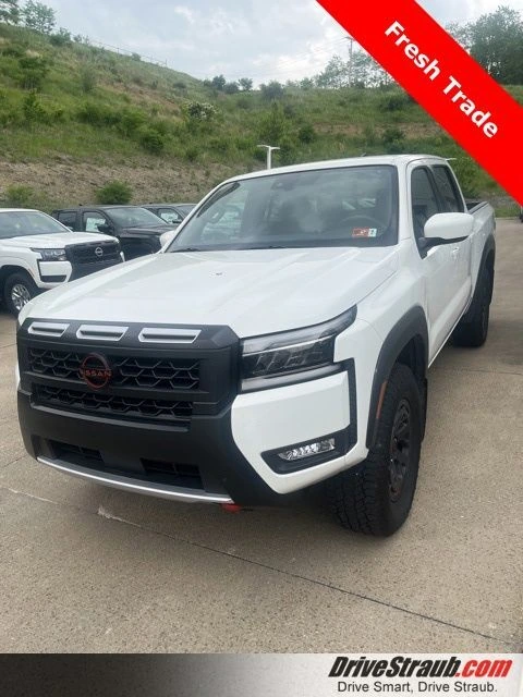2025 Nissan Frontier PRO-4X Crew Cab 4X4's photo