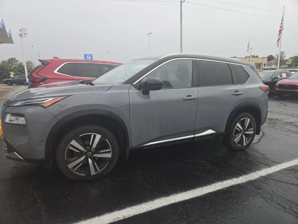 Used 2021 Nissan Rogue Platinum with VIN JN8AT3DD5MW303311 for sale in Lancaster, OH