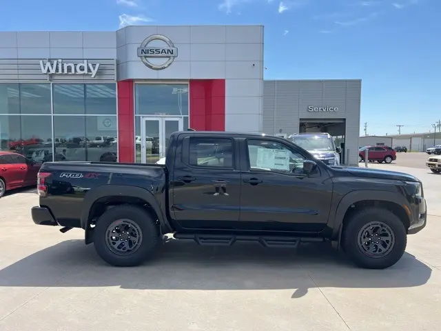 2026 Nissan Frontier PRO-4X photo 8
