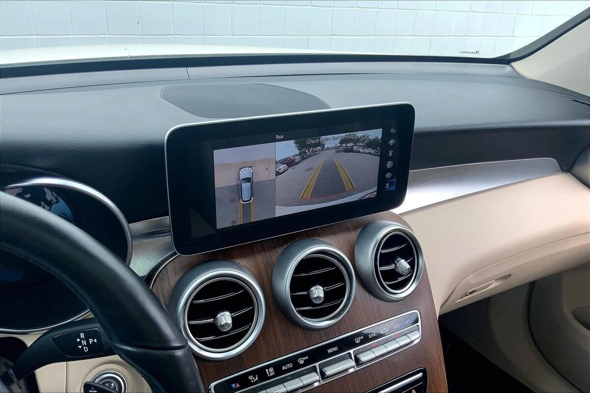 2022 Mercedes-Benz GLC GLC300 - Photo 26