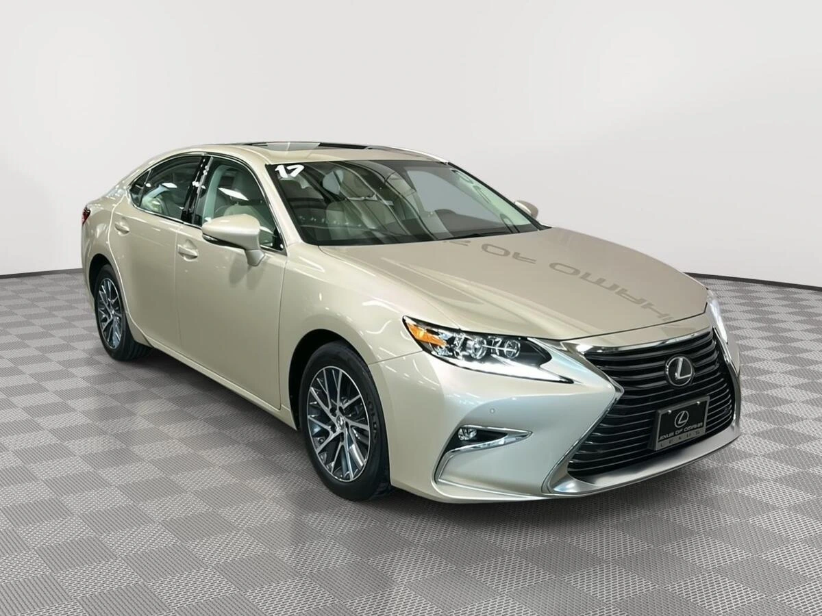 2017 Lexus ES 350 350's photo