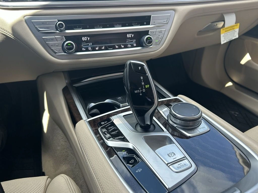 2022 BMW 7 Series 740i - Photo 21