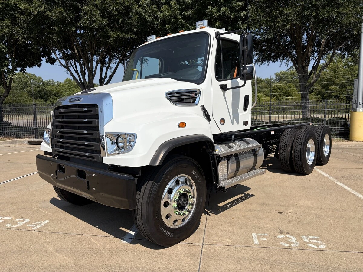 2027 Freightliner 114SD
