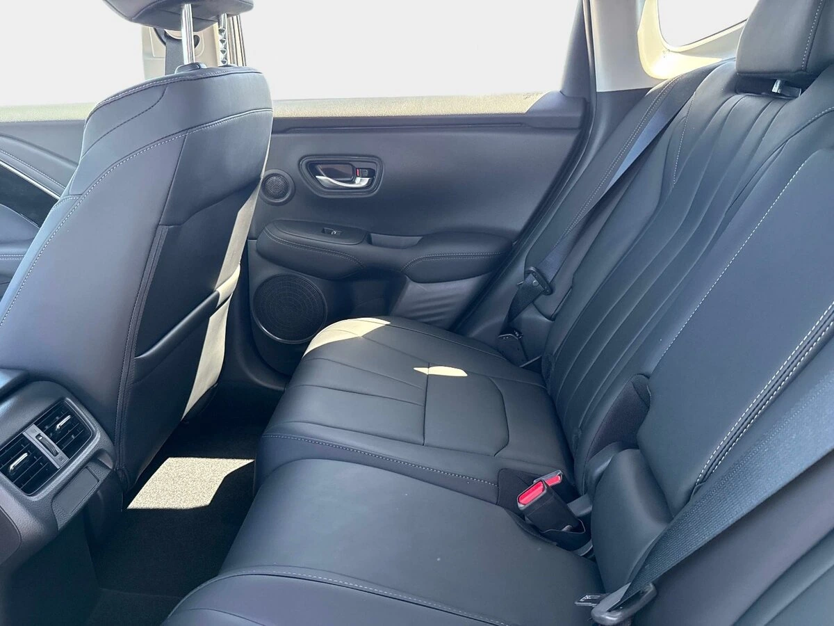 2025 Acura ADX Base - Photo 13
