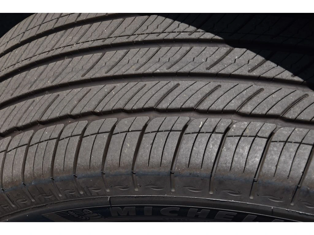 2025 Volvo - image 12