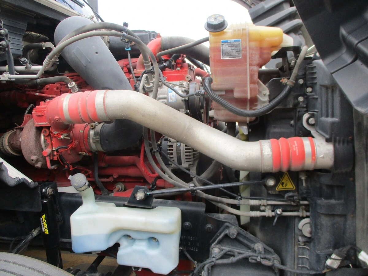 2022 International LT in Altoona, IA — photo 8