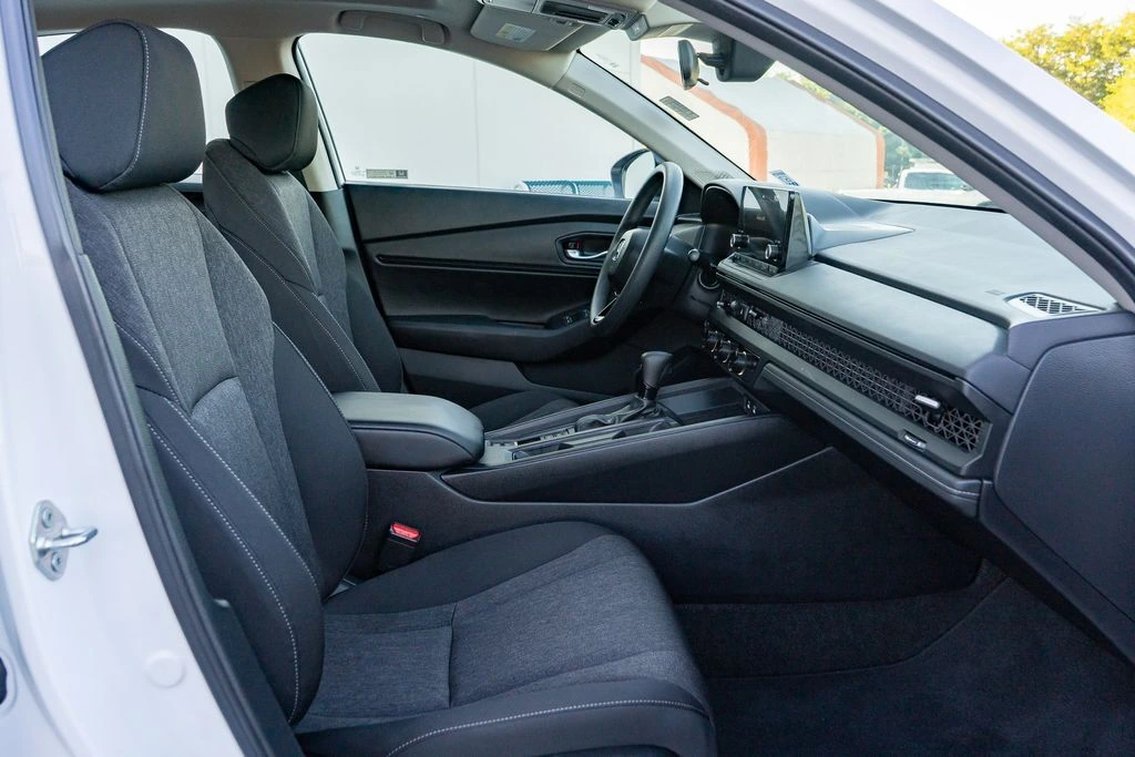 2025 Honda Accord SE - Photo 19