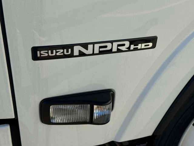 2025 Isuzu NPR - image 5