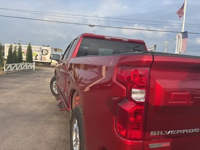 2021 Chevrolet Silverado 1500 LT photo 5