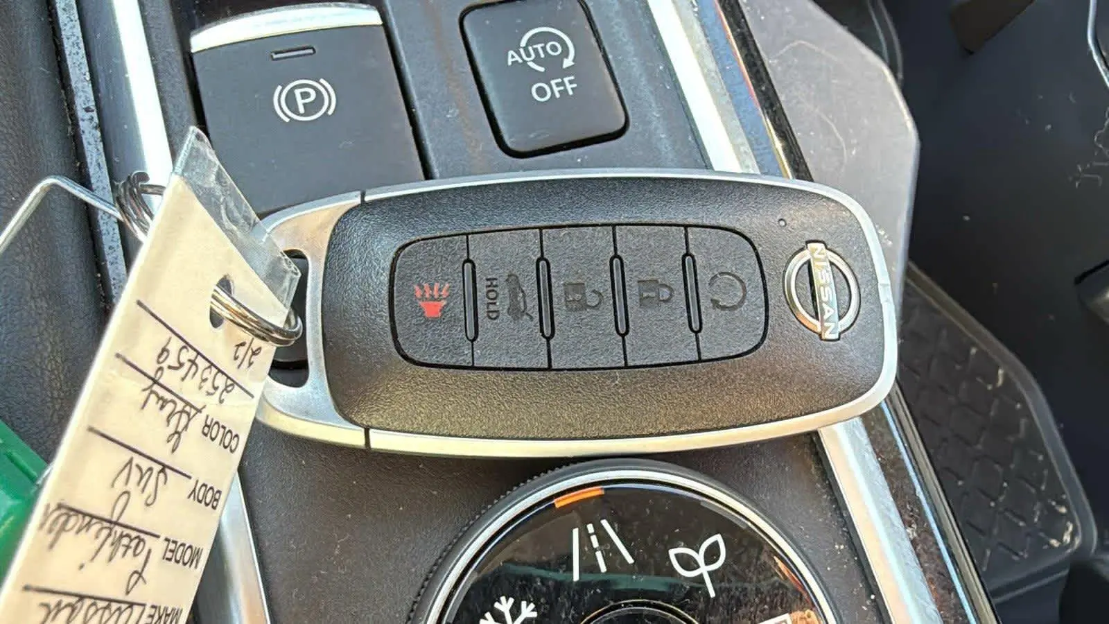 2024 Nissan Pathfinder SL photo 14