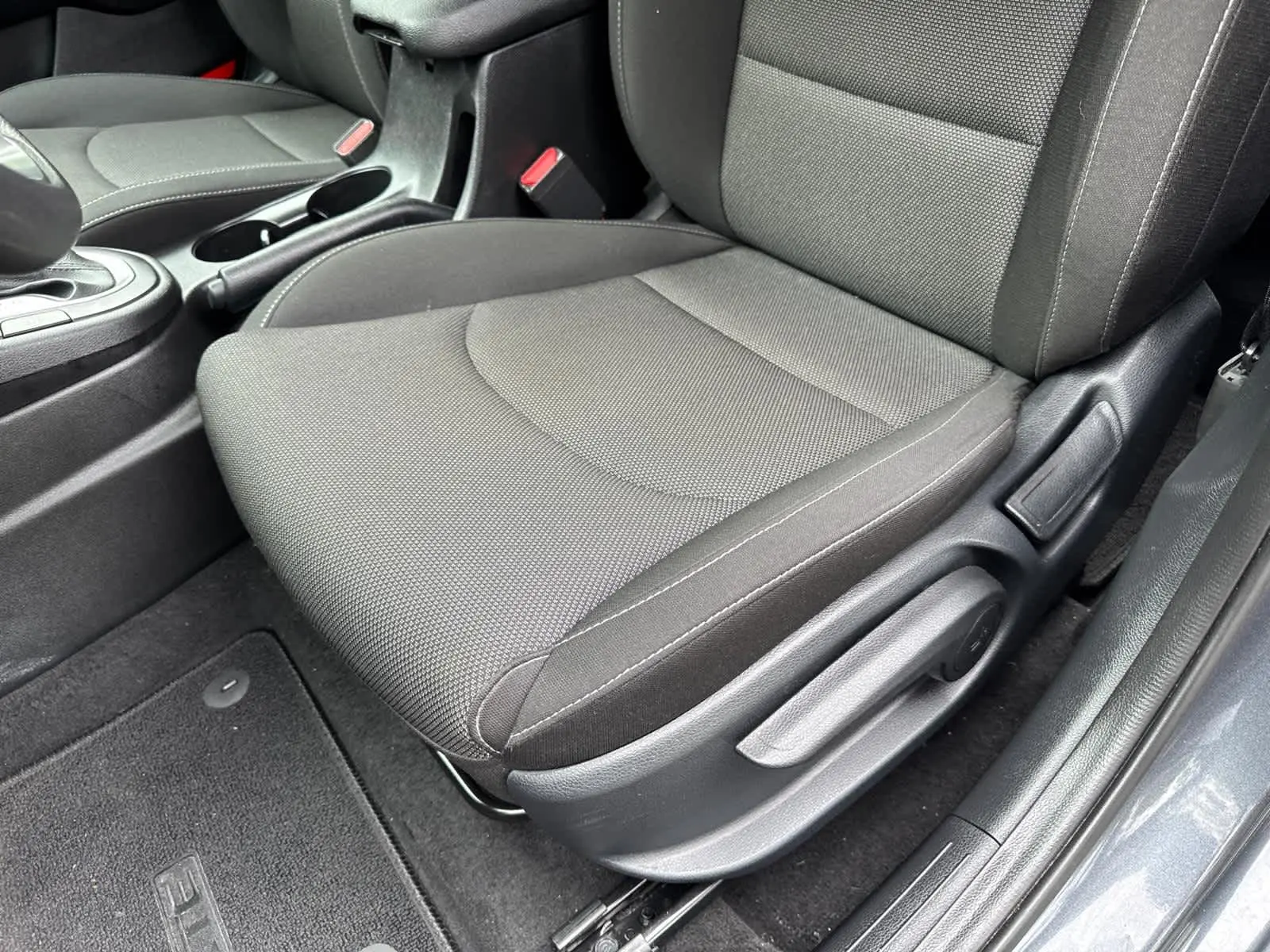 2024 Kia Forte LXS photo 15